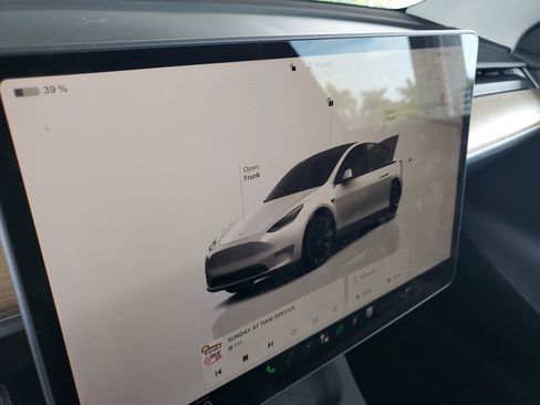 Used 2023 Tesla Model Y Long Range AWD/4WD image 26