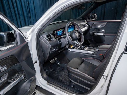 New 2026 Mercedes-Benz GLB 250 4MATIC image 10