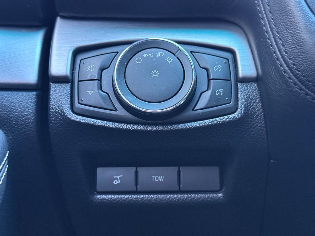 Used 2017 Ford Explorer Platinum AWD/4WD image 7