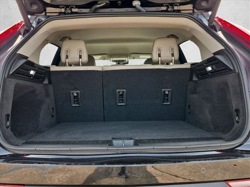 Used 2023 Cadillac XT4 Luxury FWD image 6