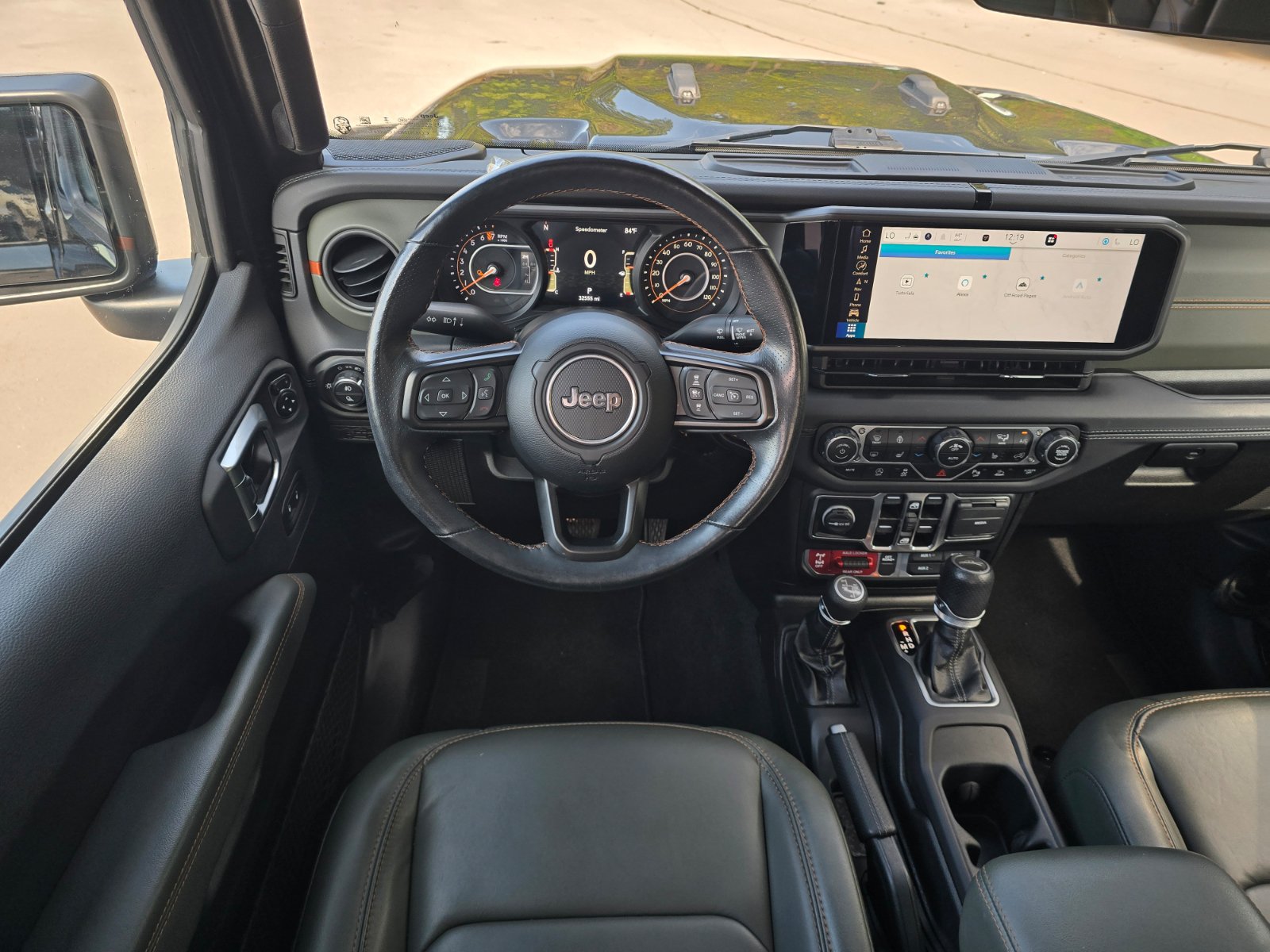 Used 2024 Jeep Gladiator Mojave AWD/4WD image 17
