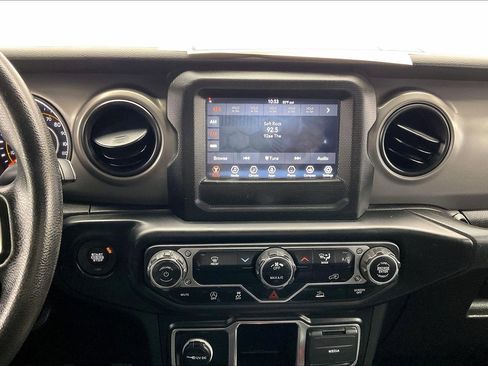 Used 2022 Jeep Wrangler Willys image 5