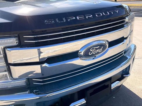 Used 2018 Ford F250 Lariat w/ Lariat Ultimate Package image 27