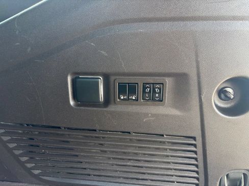Used 2021 GMC Yukon XL Denali AWD/4WD image 34