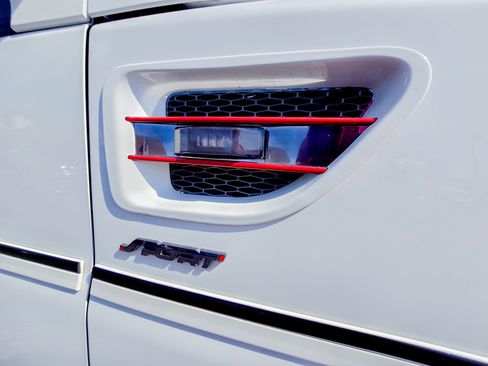 Used 2025 GMC Savana 2500 w/ Driver Convenience Package image 12