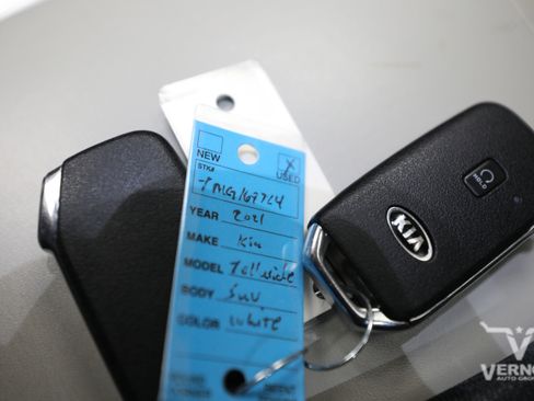Used 2021 Kia Telluride S FWD image 12