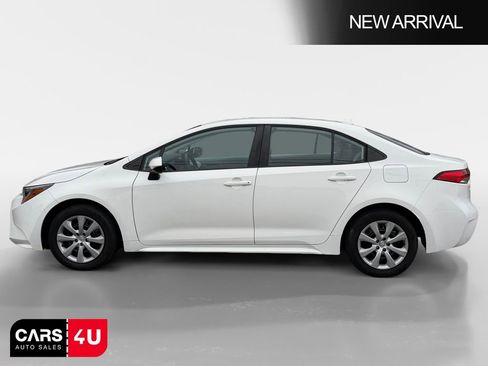 Used 2022 Toyota Corolla LE image 4