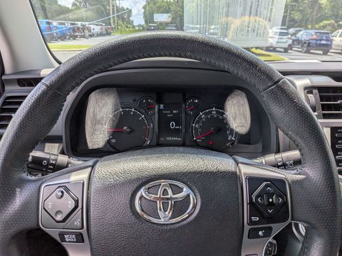 Used 2020 Toyota 4Runner SR5 Premium w/ Moonroof Package RWD image 12