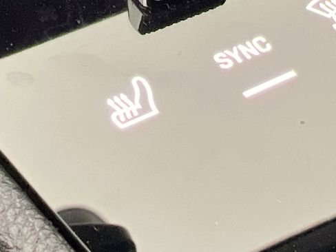 Used 2024 Porsche Cayenne image 21