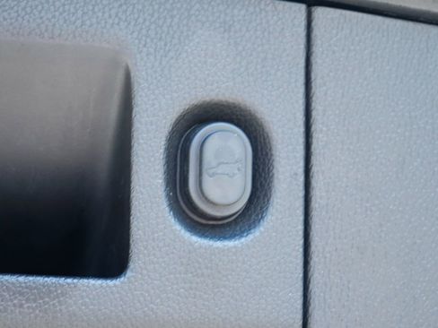 Used 2018 Cadillac Escalade ESV Premium Luxury image 11