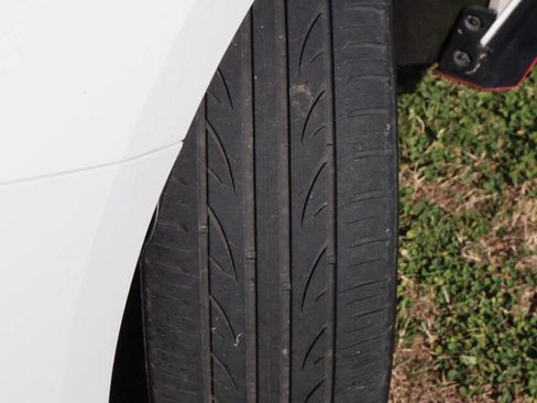 Used 2018 Chevrolet Cruze LT w/ Redline Edition image 35