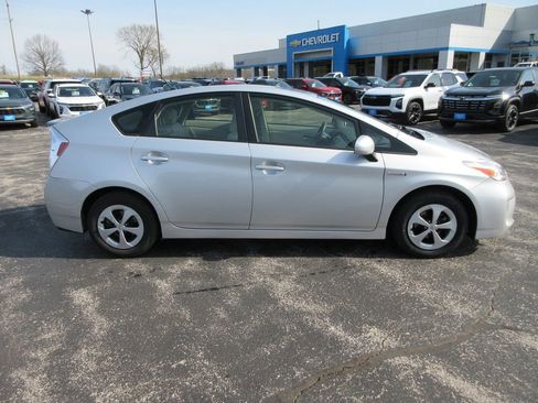 Used 2015 Toyota Prius Two image 6