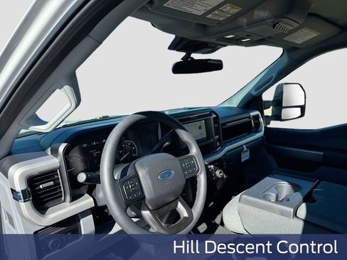 New 2026 Ford F250 XLT w/ FX4 Off-Road Package image 14