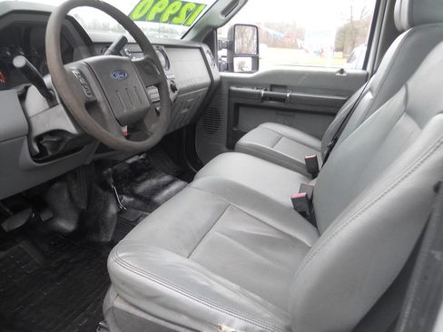 Used 2014 Ford F250 XL w/ Power Equipment Group AWD/4WD image 23