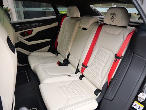 Used 2025 Lamborghini Urus SE AWD/4WD image 6