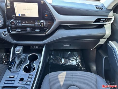 Certified 2024 Toyota Highlander LE AWD/4WD image 18