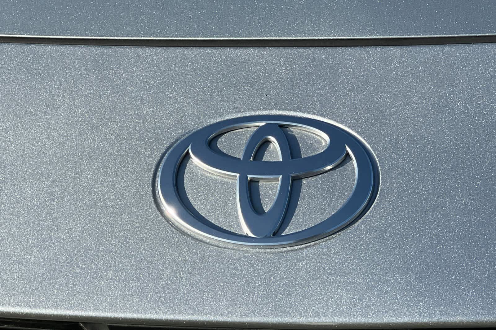 Used 2025 Toyota Camry LE FWD image 16