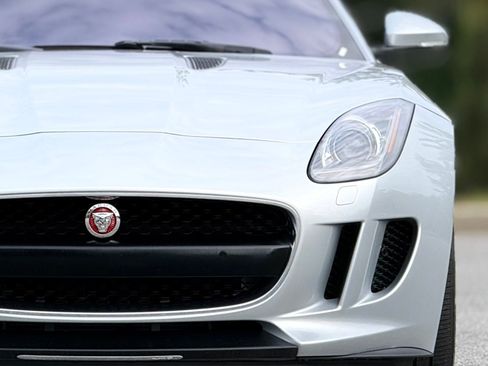 Used 2017 Jaguar F-TYPE Coupe RWD image 15