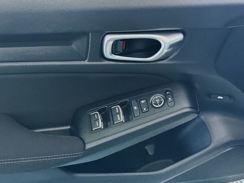 Used 2023 Honda Civic Sport image 15