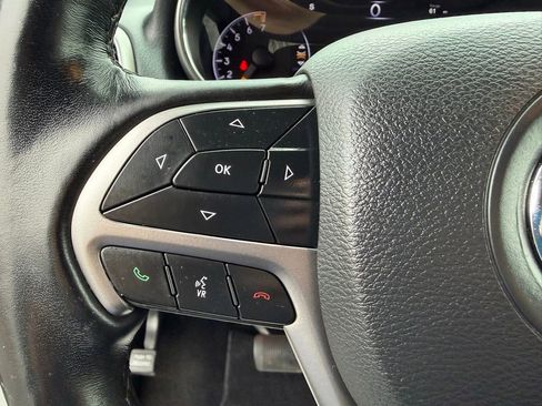 Used 2021 Jeep Grand Cherokee Laredo X image 8