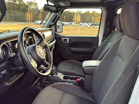 Certified 2020 Jeep Wrangler Willys image 13