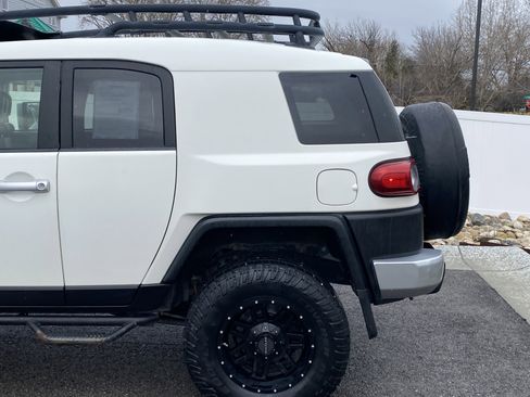 Used 2012 Toyota FJ Cruiser 4WD w/ Convenience Pkg image 4