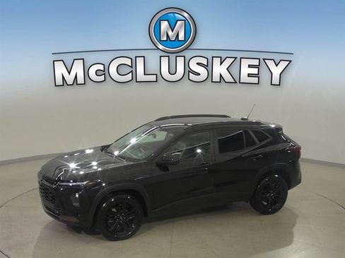 Certified 2025 Chevrolet Trax ACTIV w/ Driver Confidence Package FWD image 1