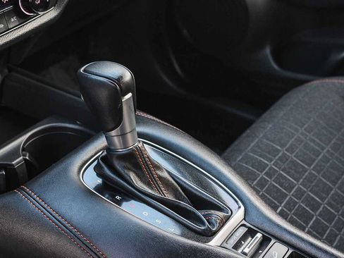 Certified 2025 Honda HR-V Sport image 18