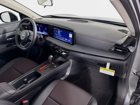 New 2026 Nissan Kicks SR FWD image 26