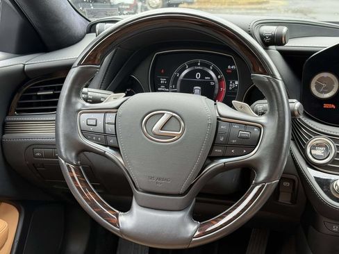 Used 2023 Lexus LS 500 AWD w/ Luxury Package image 9