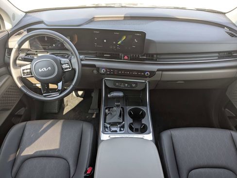 Certified 2026 Kia Carnival EX FWD image 23