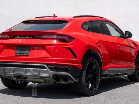 Used 2021 Lamborghini Urus AWD/4WD image 3