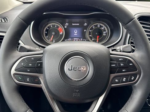 Used 2022 Jeep Cherokee Limited image 20