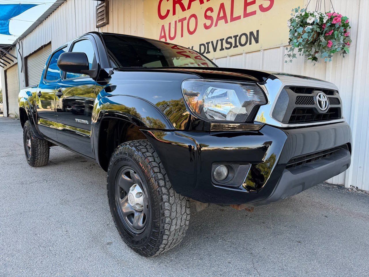 Used 2015 Toyota Tacoma PreRunner w/ SR5 Package RWD image 1