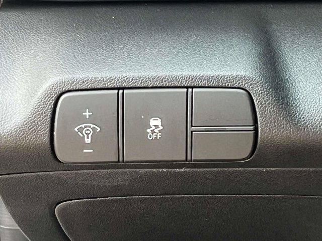 Certified 2024 Hyundai Elantra SEL FWD image 18