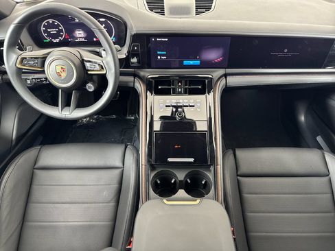 Certified 2025 Porsche Panamera RWD image 6