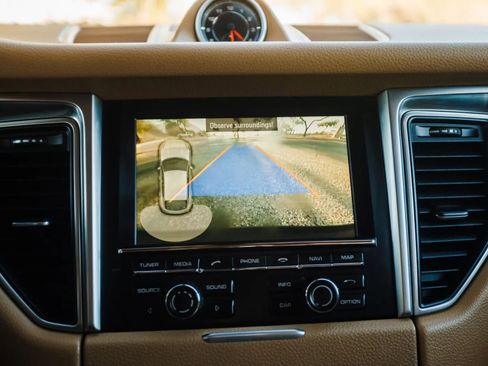 Used 2016 Porsche Macan S image 23