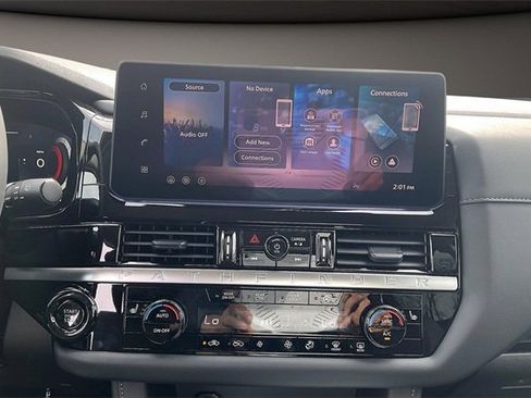 New 2026 Nissan Pathfinder SL image 6