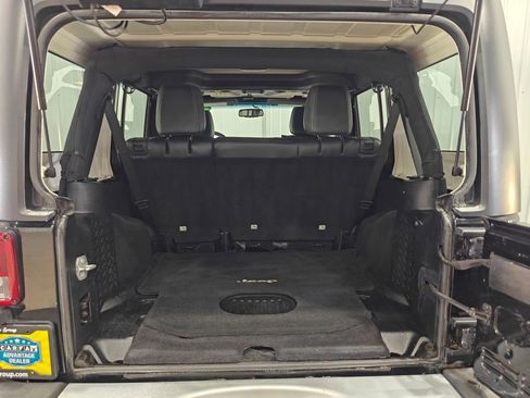 Used 2015 Jeep Wrangler Unlimited Sahara AWD/4WD image 28