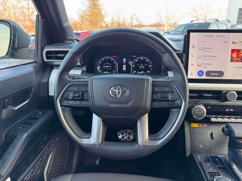 Used 2024 Toyota Tacoma TRD Sport w/ TRD Sport Upgrade Package image 19