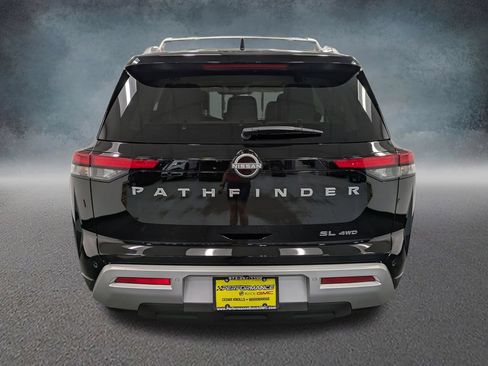 Used 2025 Nissan Pathfinder SL AWD/4WD image 5