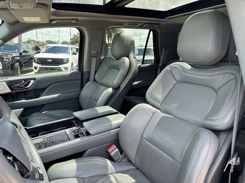 Certified 2020 Lincoln Navigator Reserve w/ Luxury Package RWD image 18