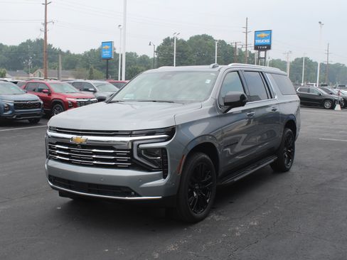 New 2026 Chevrolet Suburban Premier AWD/4WD image 7
