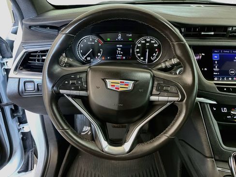Used 2025 Cadillac XT6 Luxury w/ LPO, Floor Liner Package AWD/4WD image 11
