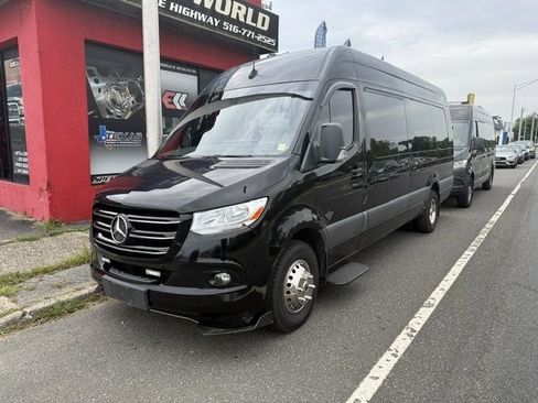 Used 2019 Mercedes-Benz Sprinter 3500 image 2