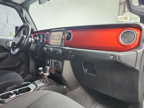 Used 2021 Jeep Gladiator Rubicon AWD/4WD image 39