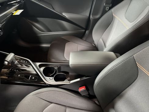 Certified 2025 Kia Niro LX image 24