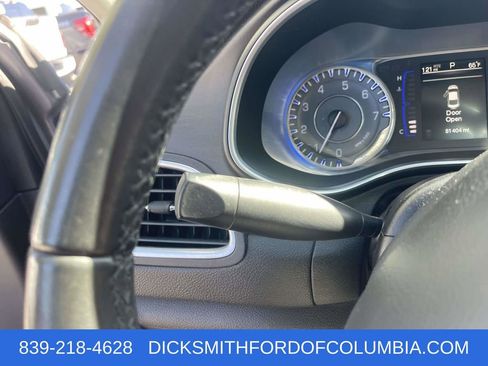 Used 2015 Chrysler 200 Limited w/ Convenience Group image 24