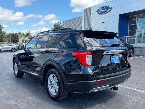 Certified 2022 Ford Explorer XLT w/ Equipment Group 202A AWD/4WD image 5