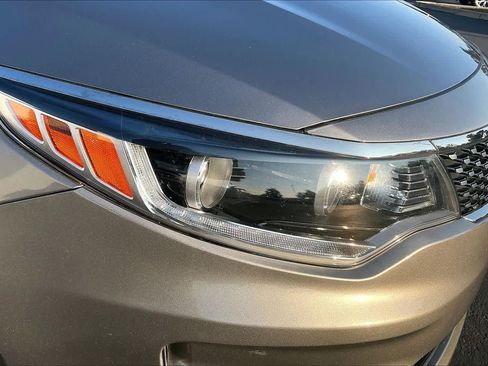 Used 2017 Kia Optima EX image 30